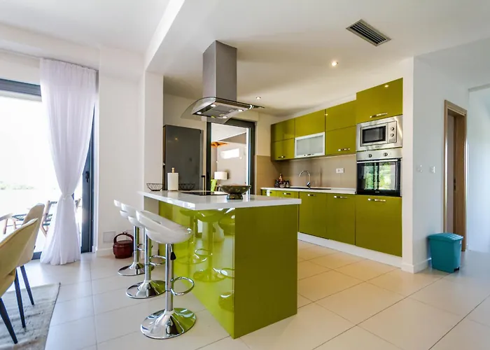Bay View Villa *